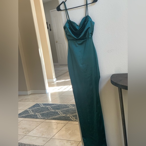 High slit dress - Picture 2 of 4